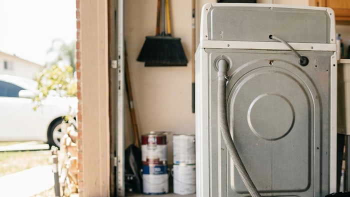Overflowing Laundry Drain: First Steps Before the Water Spreads